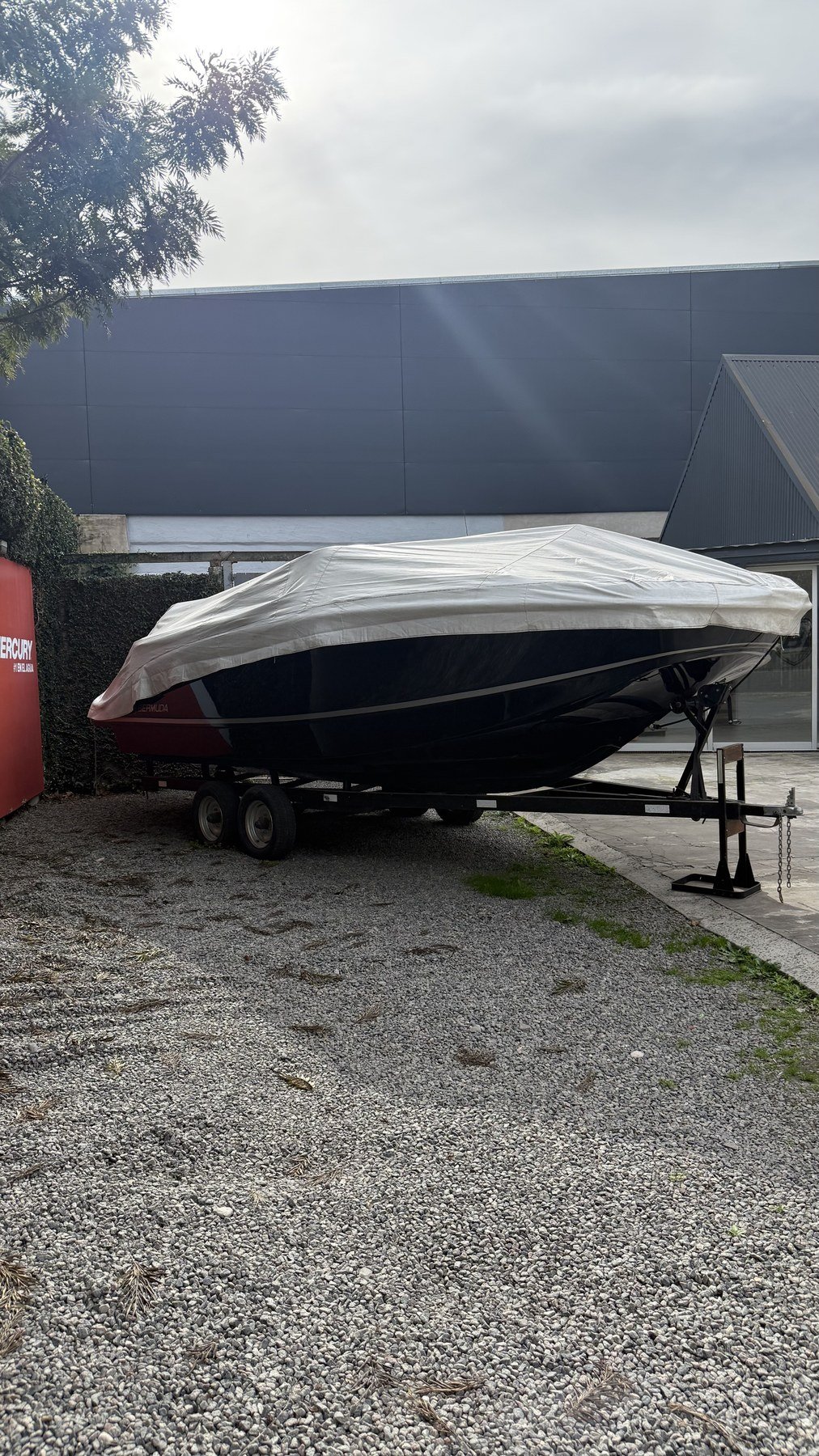 Bermuda Discovery 230