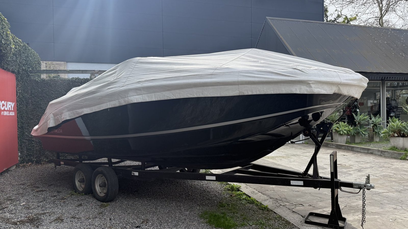 Bermuda Discovery 230