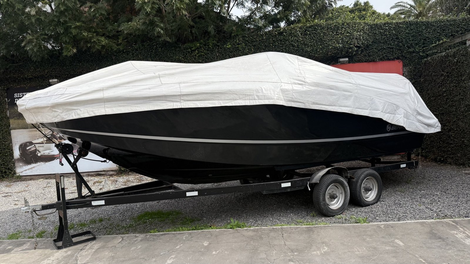 Bermuda Discovery 230